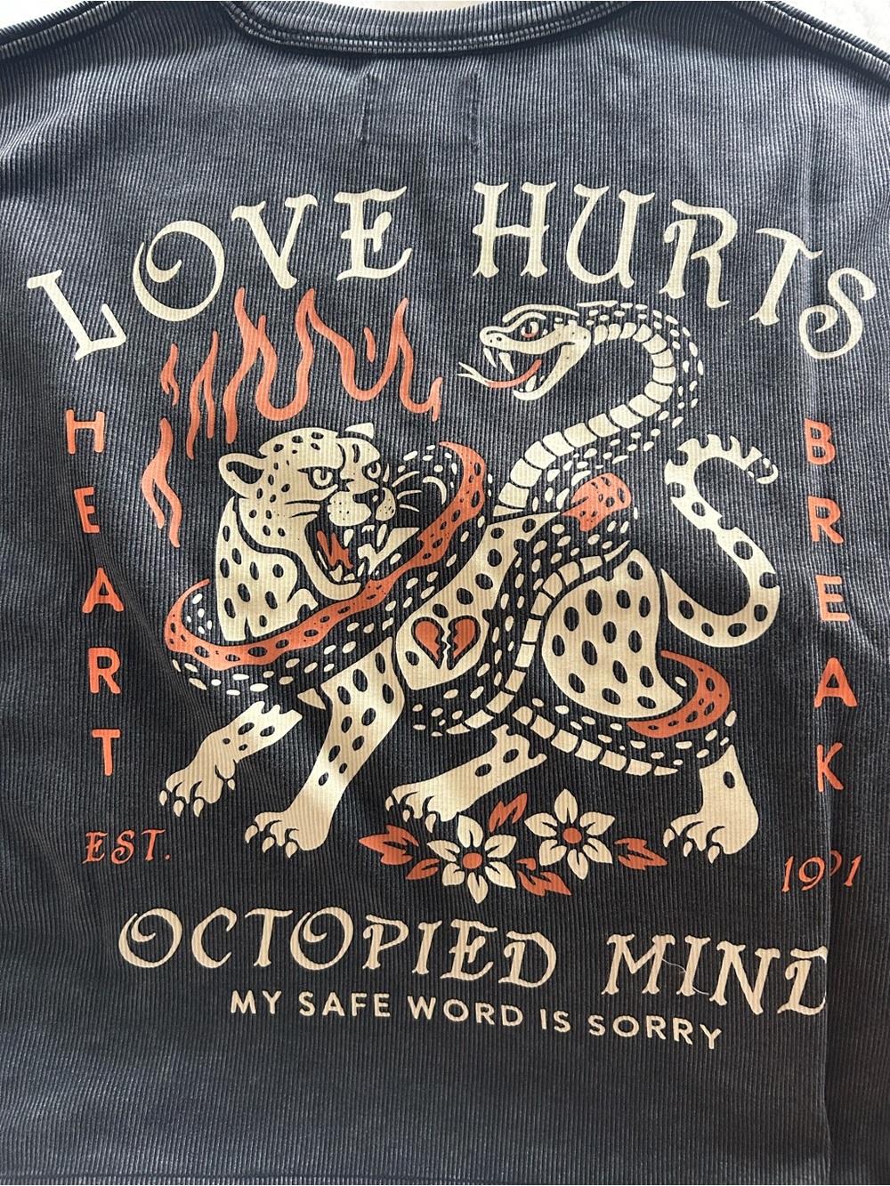 Octopied Mind "Love Hurts" Black Graphic Tank Top Ribbed Large